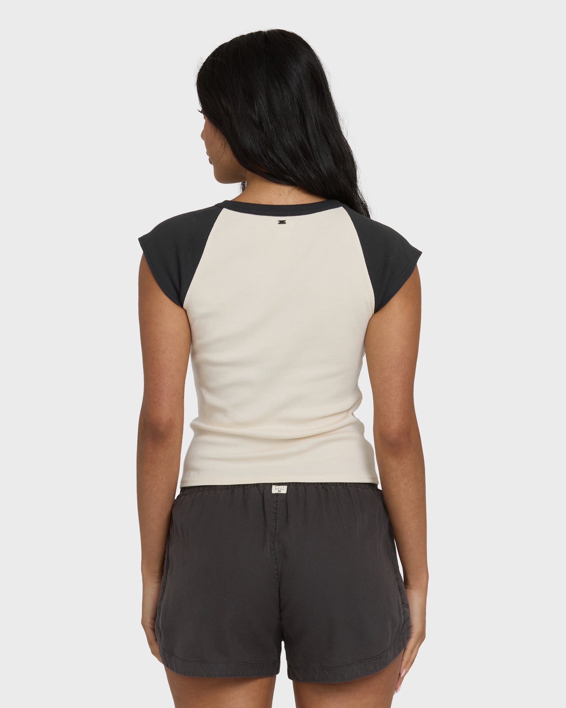 DES-TROPIC-SS-RAGLAN-WHITE-CAP-2