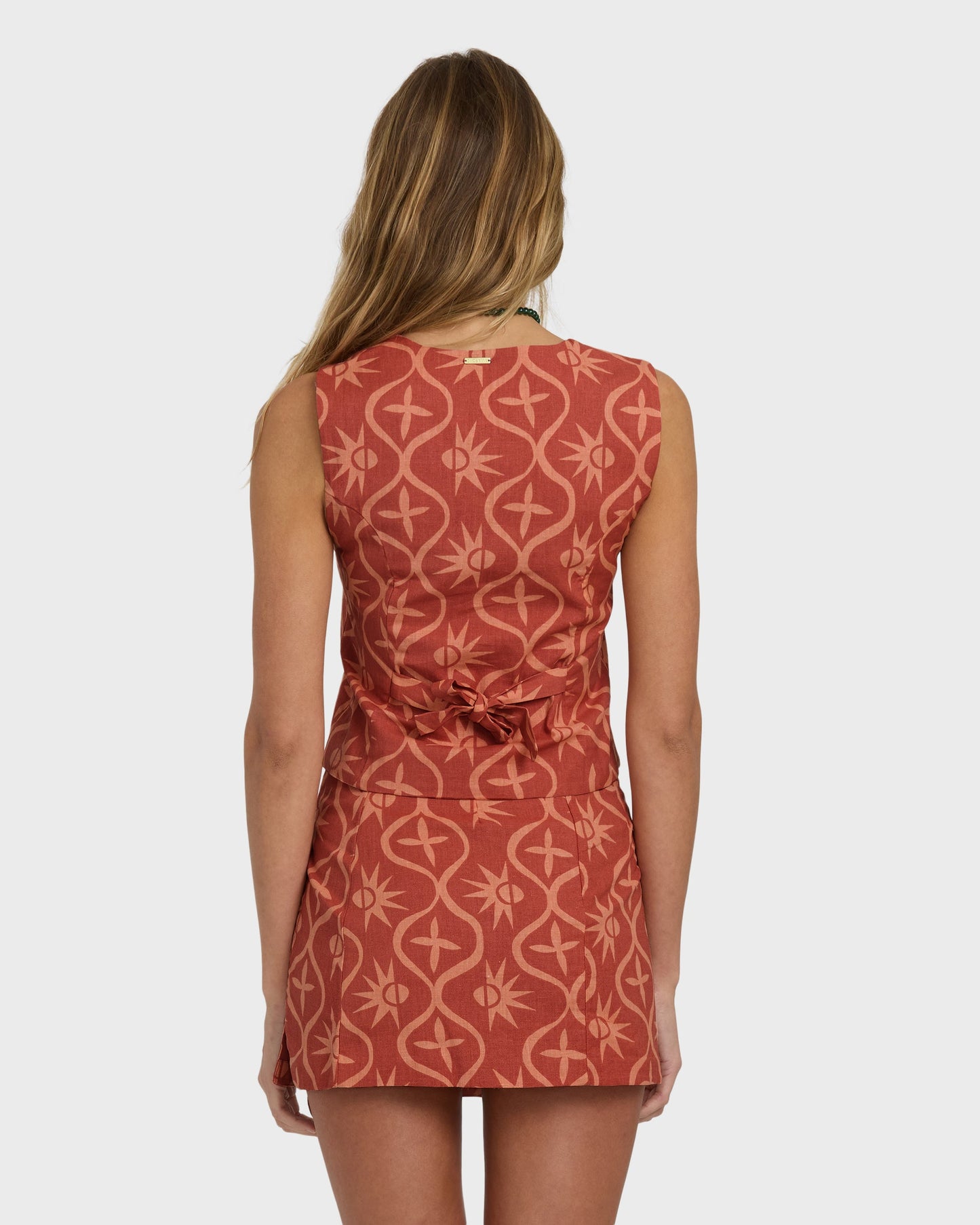 Sunny-Waves-Vest-Dark-Coral-2