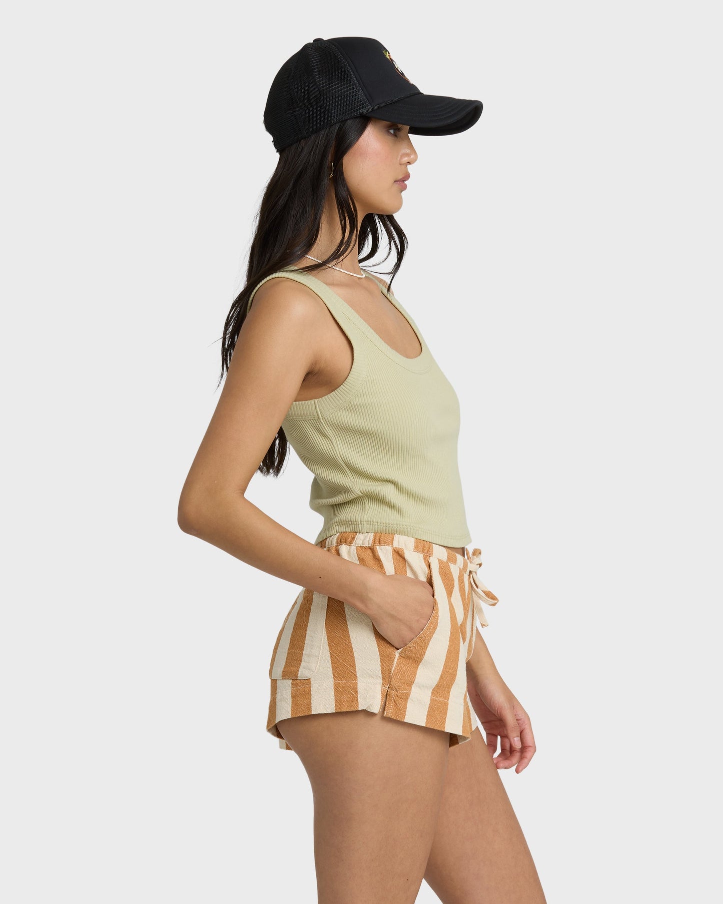 LOW-TIDE-SHORT-CARAMEL-CAFE-3