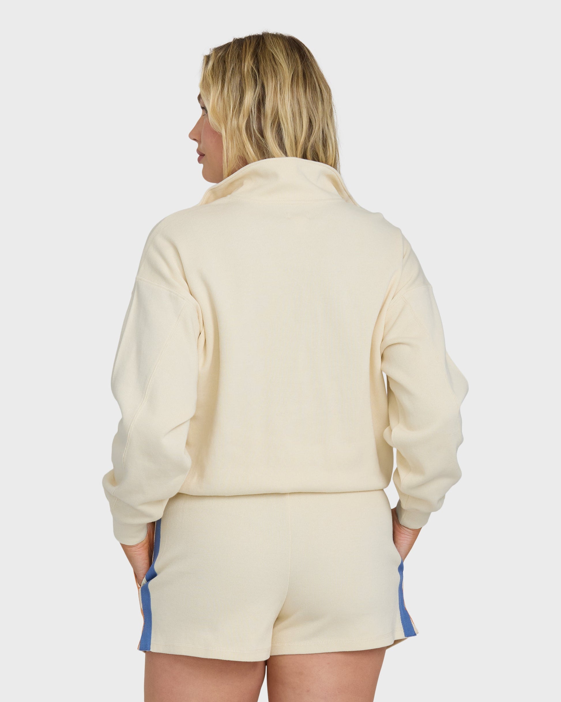 CLASSIC-FEELS-FLC-SHORT-WHITE-CAP-6