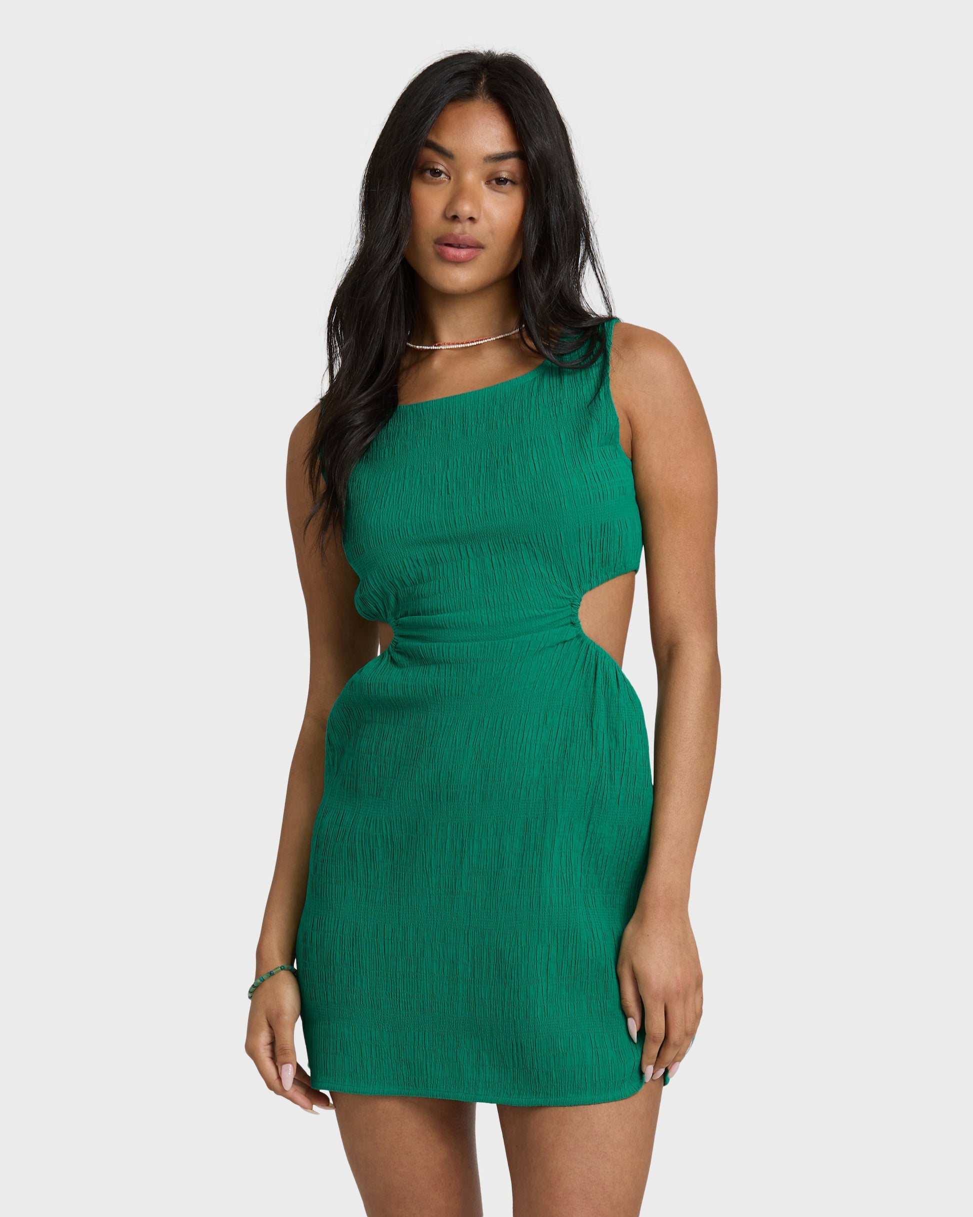 WAVY-DAYS-DRS-CLIMBING-IVY-1