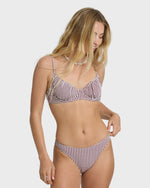 MINI-WAVE-CHECK-CHAR-UWIRE-RED-DAHLIA-1