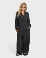Follow-Me-Pants-Black-Sands-1