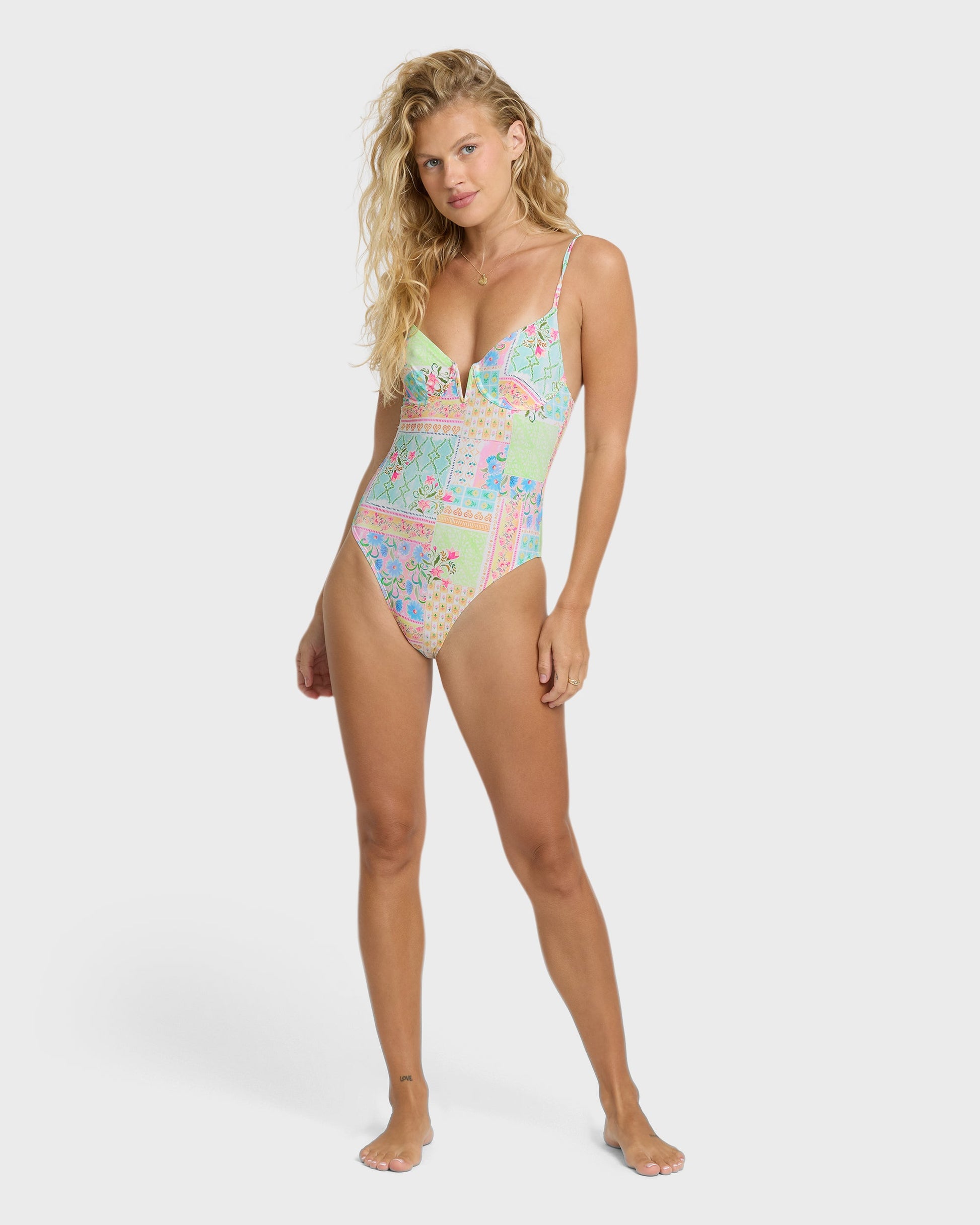 LOVE-CRUSH-V-WIRE-ONE-PIECE-WHITE-MULTI-3